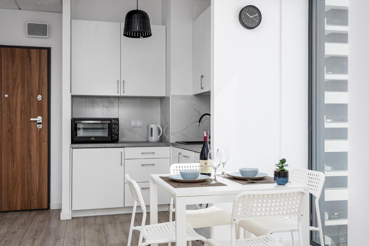 Apartamento Apartament Ks Wola Prymasa 407 Varsovia Exterior foto