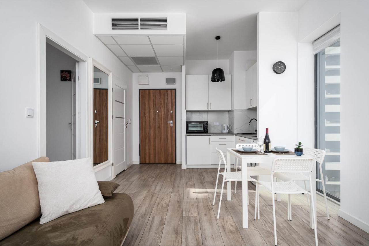 Apartamento Apartament Ks Wola Prymasa 407 Varsovia Exterior foto